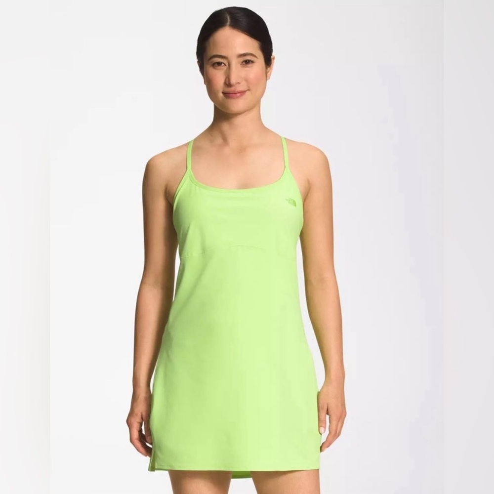 North Face Women's Arque Hike Dress in Sharp Green Built In Shorts Athletic - Picture 2 of 16